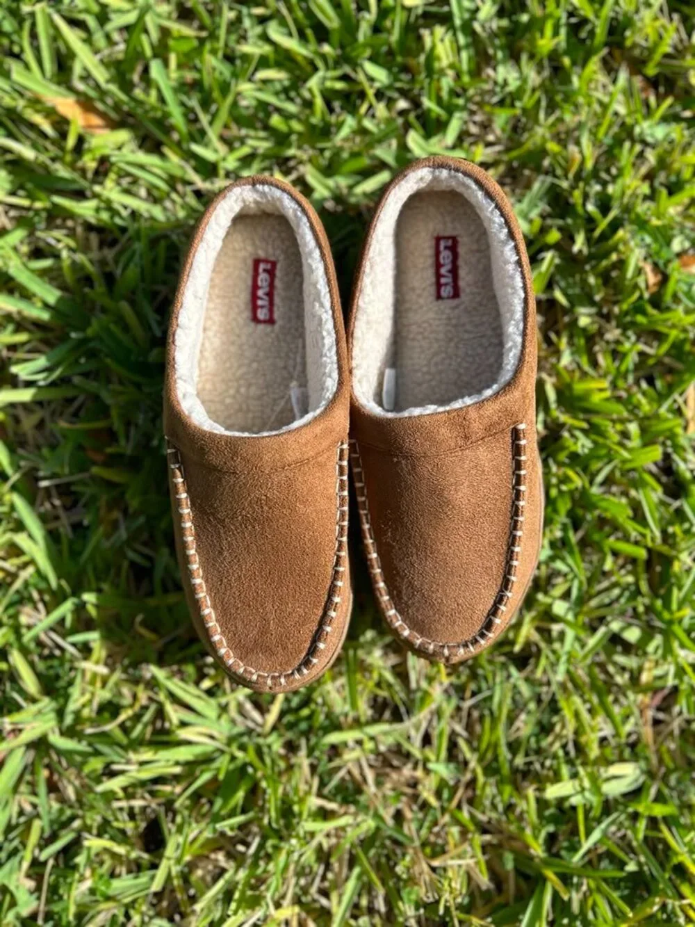 Levi’s Men’s Tan Sherpa Lined Slip On House Slippers Size L US 9.5-10.5.